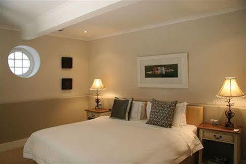 Four Rosmead Boutique Guesthouse Kapstaden Eksteriør billede